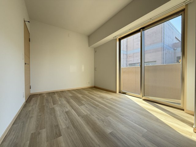 シンプルな洋室は、幅広い用途でお使いいただけます。　