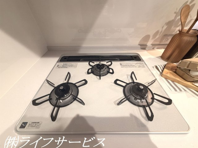 キッチン／3口ガスコンロでお料理楽々！