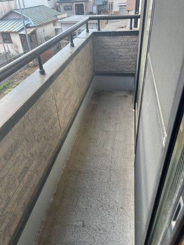 陽だまりのバルコニーと心地よい風が通り抜ける、快適な住まい