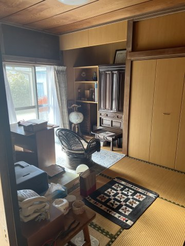 和室の押入れは、寝具や季節物の保管に重宝します。