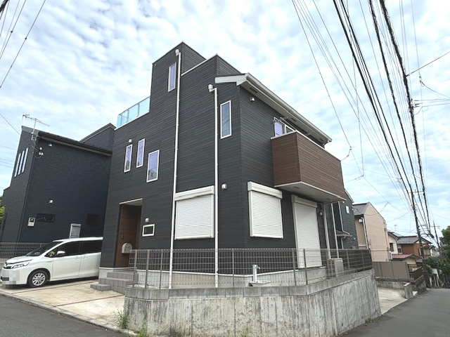 落ち着いた雰囲気の外観です