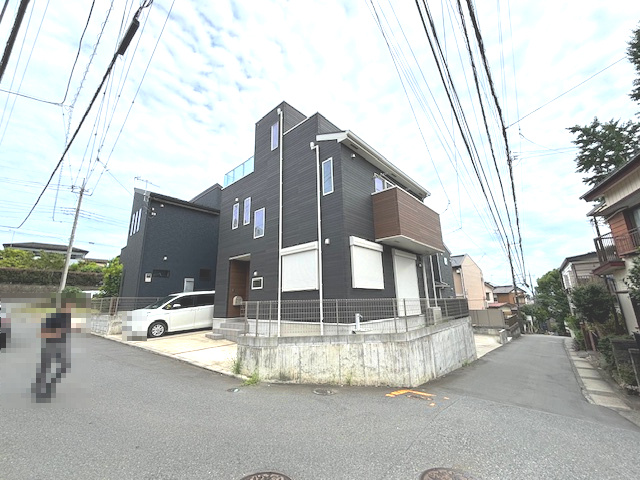 前面道路含む現地写真です