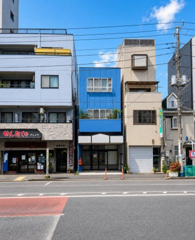 ◆爽やかな青空の下に贅沢なほどに降り注ぐ陽光、豊かな居住性と、クオリティが見事に調和した住空間は、住まうことの喜びを感じさせてくれます。ゆとりある広い敷地で開放的なお住まいです。