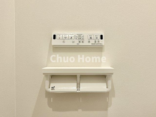 【ウォシュレット】清潔に使いたいお手洗いには最適な設備です。もちろんウォームレットも標準装備です。