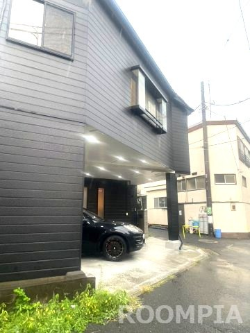 訪問者の顔が見えるモニター付きインターホンと便利な追い焚き機能。