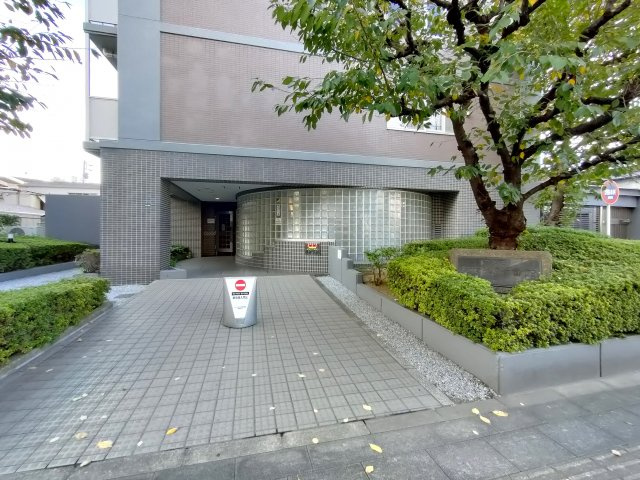 【エントランス】