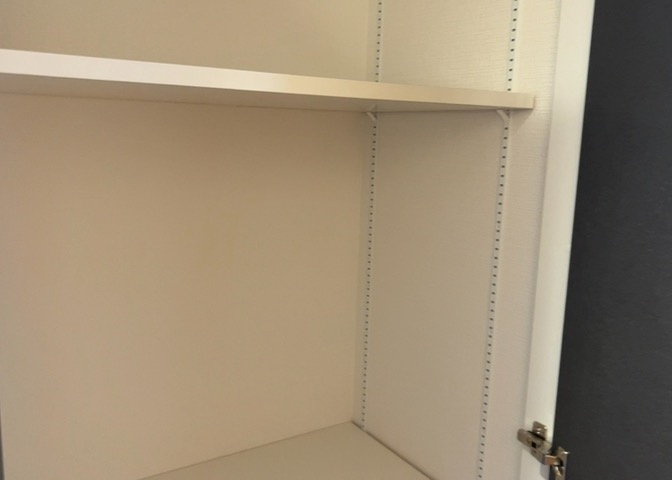 デザイン性を重視しすぎて収納が少なかった！なんてことにならないため、事前に現地で収納の数を確認しておくことをお勧めします。クローゼット以外にも床下収納や屋根裏収納、パントリーなどもチェックしましょう。
