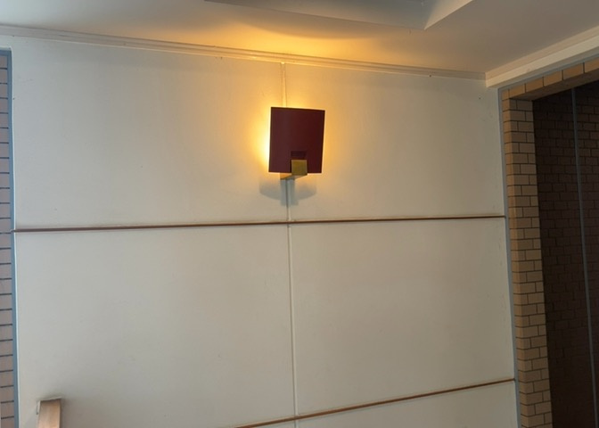 ラウンジは、マンションの共用スペースに椅子やテーブルなどを配置した利用者が寛げる空間です。屋内型ラウンジと屋外型ラウンジがあります。共用部分の管理状況と合わせて、詳細については現地でご確認ください。