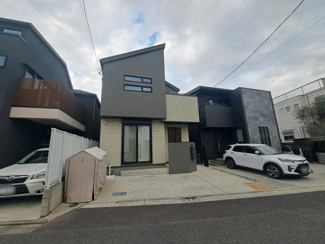 自然に囲まれた閑静な住宅街に立地　