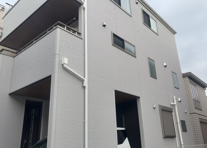 隣家の土地はどうなっているのか、生活利便施設が近くにあるのか、学校まで近いかなど、お客様のライフスタイルにあわせたイメージが重要です。また、近くにあると困る施設が近くにないかも確認するといいでしょう。