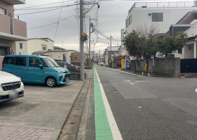 土地の地勢が高台の場合、景色を綺麗にみることができ、景色にこだわってお家探ししている方におすすめです！また平坦地よりも風通しがいいというメリットがあります。デメリットもあるので是非現地でご確認下さい。