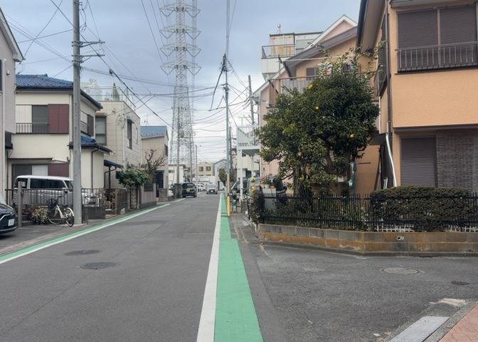 桜や紅葉の名所に出かける人は多いと思いますが、家にいながら季節の移ろいを感じる生活を送りませんか？リビングや窓から見える景色が生活を彩るワンポイントに！現地から見える景色を堪能してみては如何でしょう。
