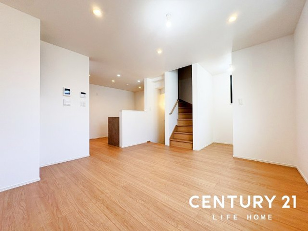 【東急東横線「元住吉」中古戸建の居間】