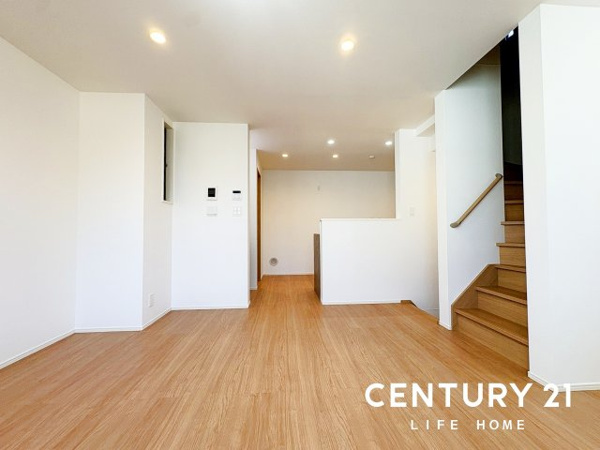 【東急東横線「元住吉」中古戸建の居間】