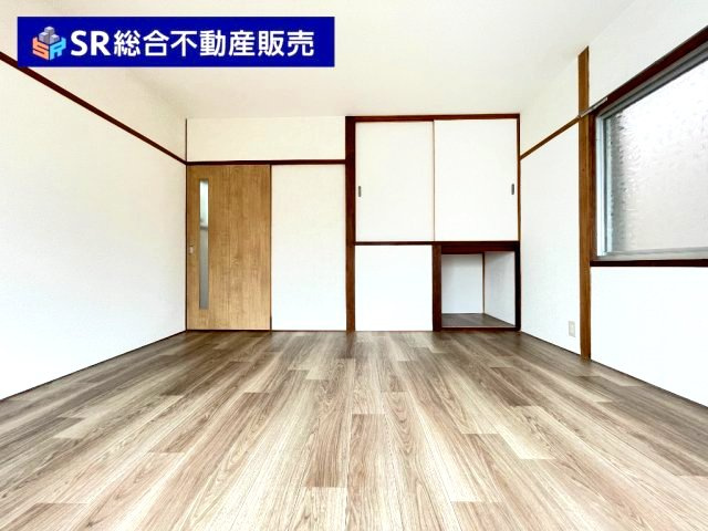 2階8.0帖洋室：2面採光で明るい設計です！子供部屋としていかがでしょうか☆　　