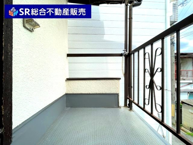 洗濯機置き場はバルコニーにございます♪洗い終わってそのまますぐに干せます★　