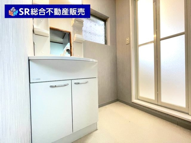 脱衣場には、独立洗面台もございます♪　