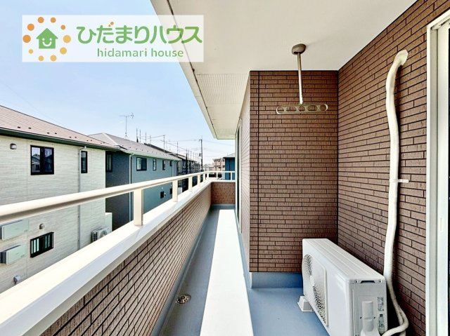 広々としたバルコニー。お洗濯物もぜーんぶ干せちゃいます！！