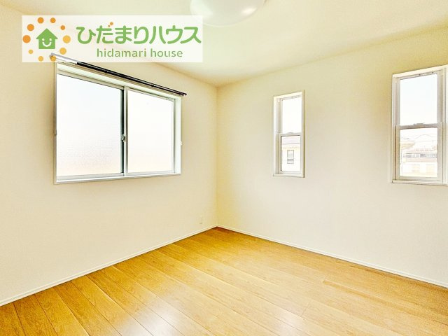 机にベットを置けば子供部屋の完成です！