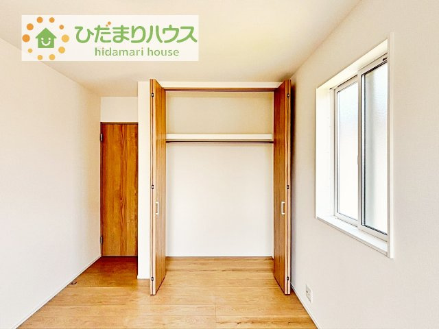 ハンガーパイプ付でお洋服の出し入れもラクラクです！