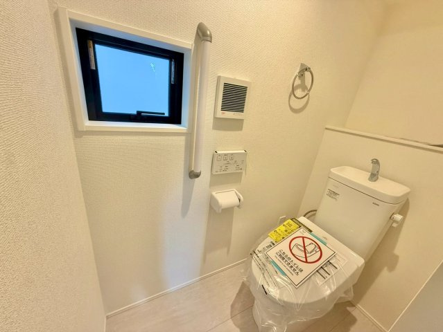 清潔感とうれしい機能性を兼ね備えた、使いやすいシャワートイレ