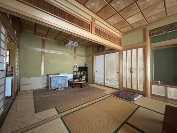 【東区粟山4丁目 中古戸建の和室】