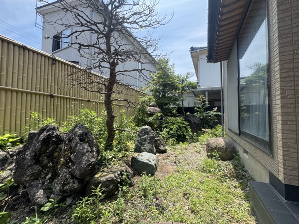 【東区粟山4丁目 中古戸建の庭】