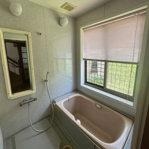 【東区粟山4丁目 中古戸建の浴室】