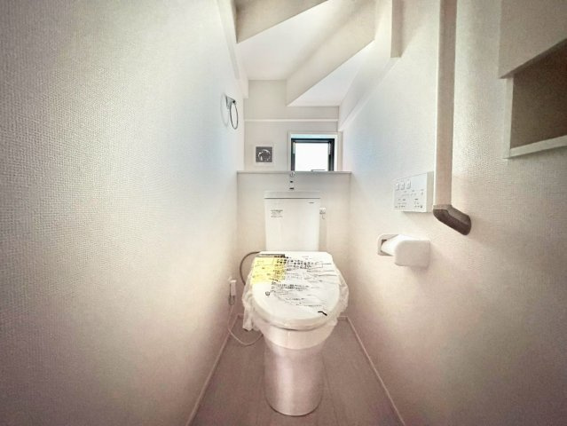 清潔感とうれしい機能性を兼ね備えた、使いやすいシャワートイレ。