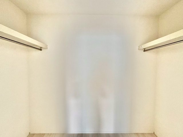 洋室7.1帖・WIC付き！収納の確保された住空間で、生活感を抑えてすっきりとした印象に。