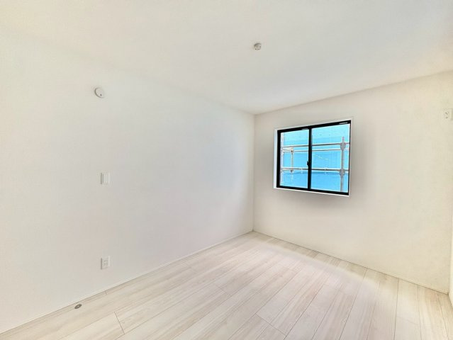 洋室5.2帖・収納付きで、お部屋がすっきり片付きます。
