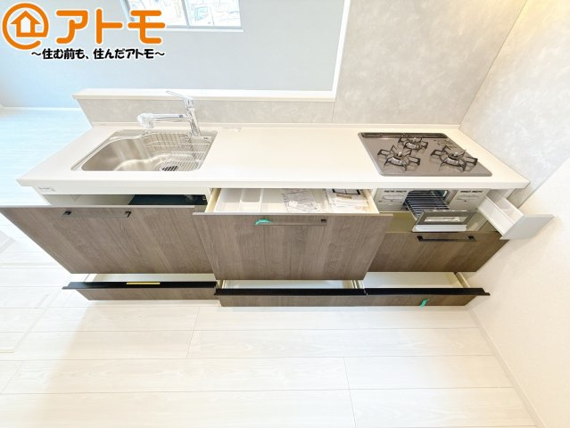 大容量システムキッチン♪お料理スペースやシンク広々！毎日の家事をしっかりサポート♪