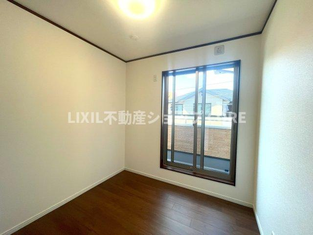 子供部屋には十分の広さです。収納もあるので、勉強机もベッドも十分に配置可能な空間！　