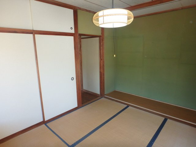 日本らしい落ち着いた雰囲気の和室です