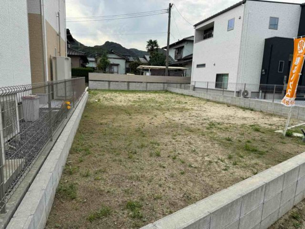 【神田町三丁目の前面道路含む現地写真】