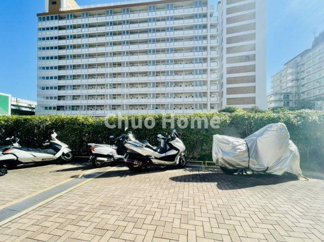 【バイク置場】最新の空き状況や費用などの詳細は担当スタッフまでお問い合わせください。