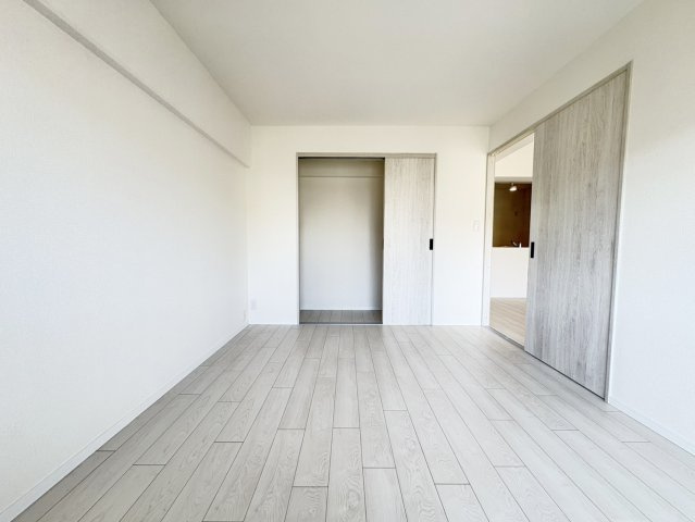 収納付きで、お部屋がすっきり片付きます。