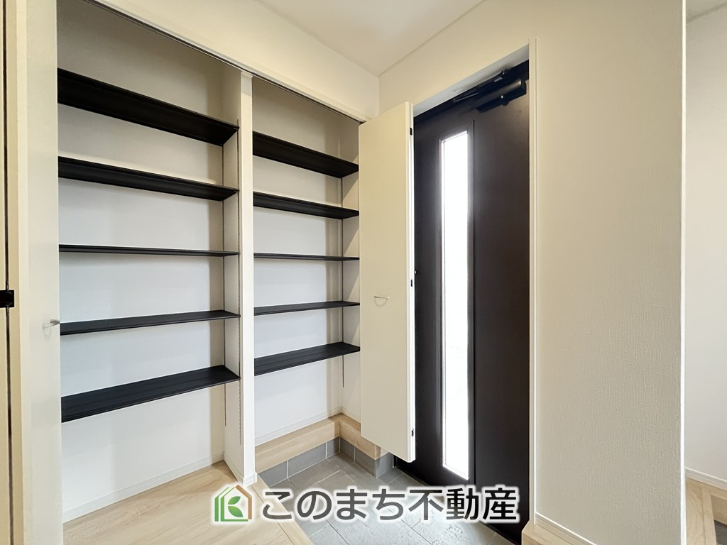 同社施工物件写真。※建具やフローリング、その他仕様が異なる場合がございます。
