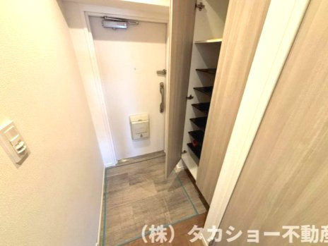 毎日通る玄関はこちらです
