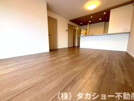 明るい色調の室内です