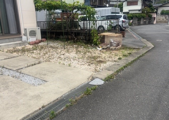 庭があることでガーデニングや家庭菜園はもちろん、こどもの遊び場やペットを放して遊ぶことができます。また、家の周囲に余裕があるということです。隣地との間があれば、十分な日当たりと、風通しが確保できます。