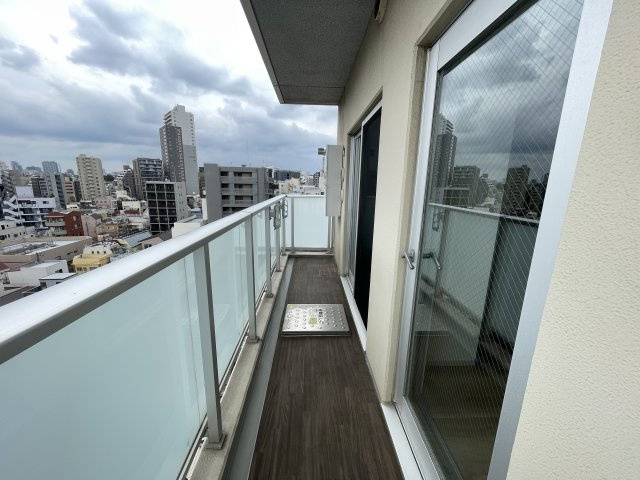 前面棟無しで南向きのバルコニーは、陽当たり・通風・眺望良好です。　