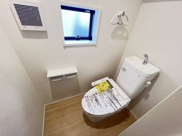 温水洗浄便座付きトイレ