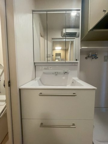 タッチレス水栓の独立洗面台です。きれい除菌水機能付き。