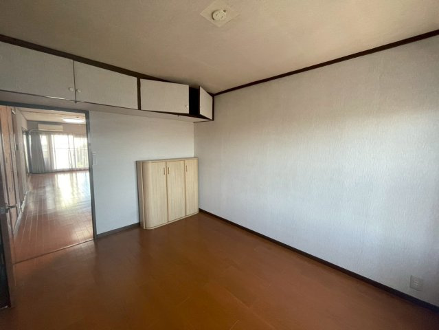 北側6帖の洋室です。