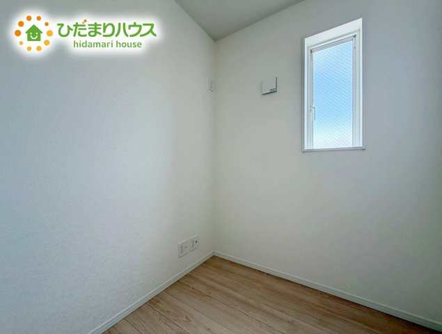ちょこっとした収納があることで、消耗品のストックをするのにも便利です☆