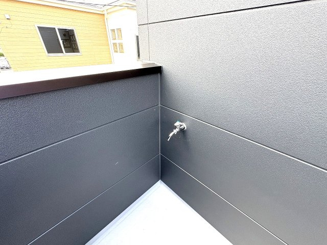 弊社作品施工例　バルコニー水栓
