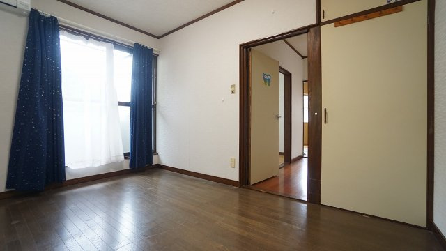 ◎2Ｆの6帖洋室　バルコニーつながり　エアコンつき