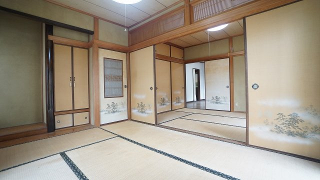 ◎6帖和室×2　日当たり良好、収納も充実　エアコンつき