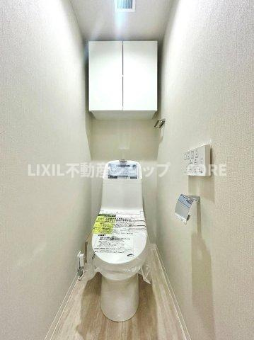 トイレはウォシュレット標準の節水トイレで、デザイン性・清掃性に優れたトイレを採用